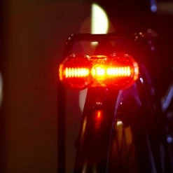 Busch-mueller Feu Arrière TOPLIGHT Flat S Plus à Diode Dynamo -Promos Vélo Magasin 329S TOPLIGHT Flat S Actionbild neu