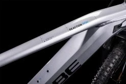 Cube Reaction Hybrid Performance 625 Polarsilver´n´blue -Promos Vélo Magasin 533112 D1